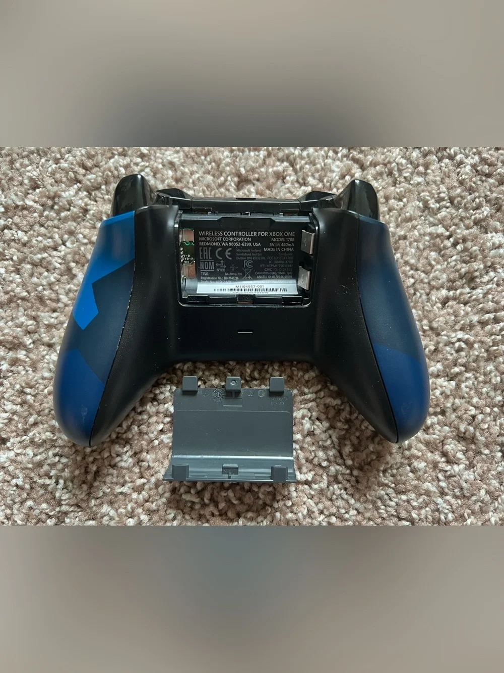 *FOR PARTS* *DAMAGED* Lot of 2 Xbox One Controllers Ocean Shadow Midnight Forces